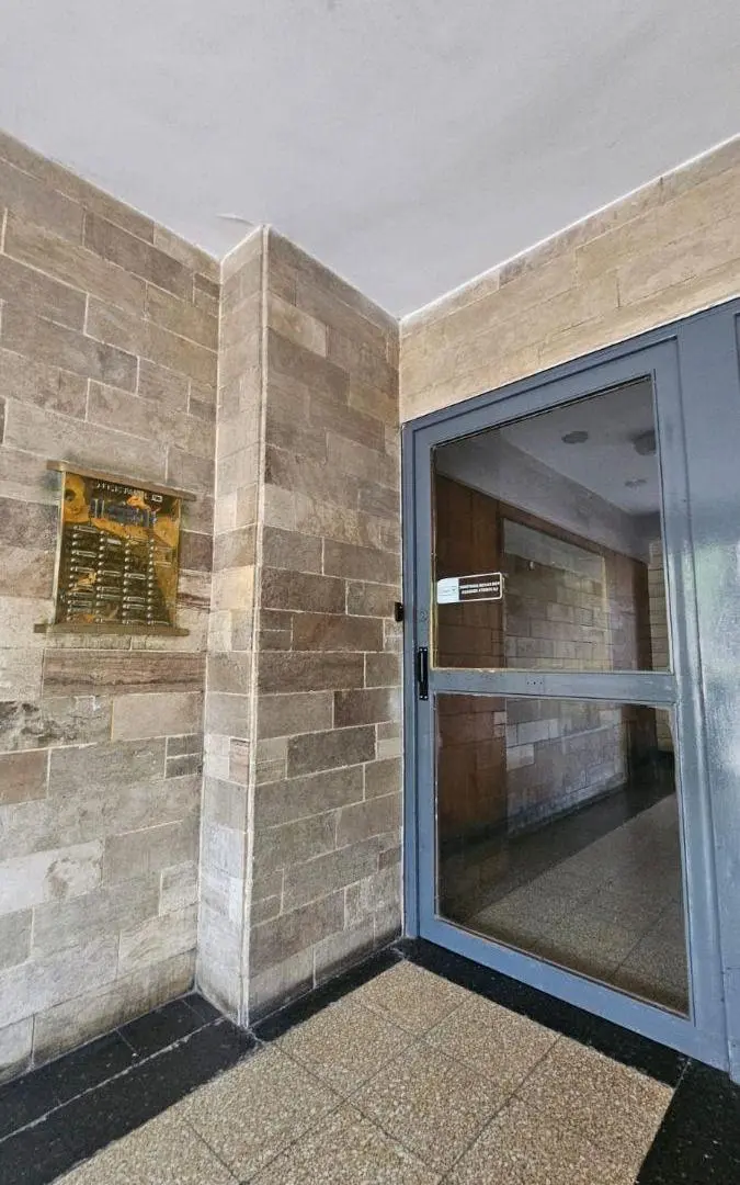 Departamento 2 dormitorios en Av Pellegrini 3