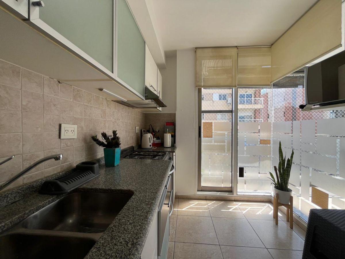 Departamento amoblado 1 dormitorio con cochera en alquiler