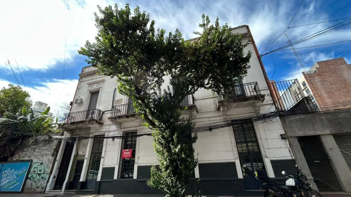 Propiedad Institucional en PB, patio y entrepiso | Doble Ingreso | Centro, Rosario 2