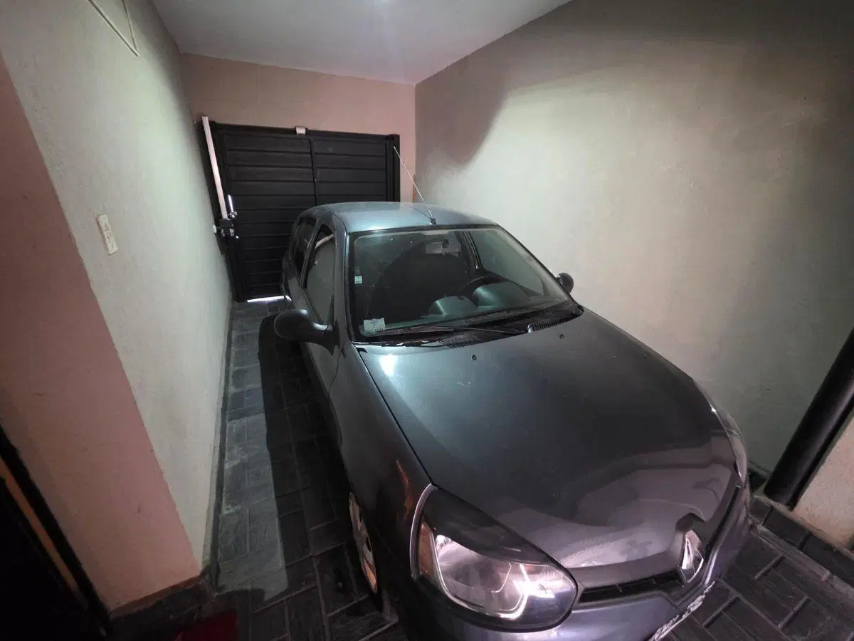 CASA EN VENTA APTA DOS FLIAS PARTE A TERMINAR. AMPLIO TERRENO LIBRE 5