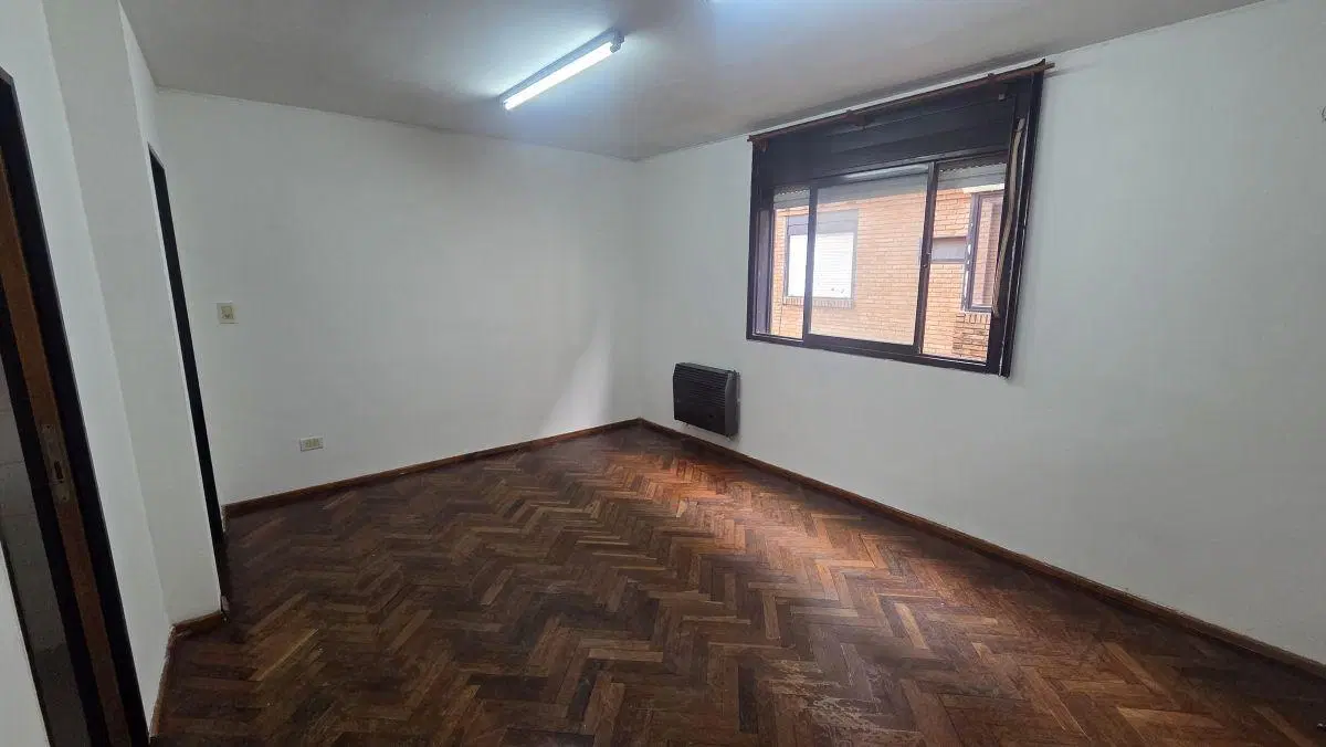 Departamento 2 Dormitorios luminoso de 50 m2 a metros de Pellegrini 5