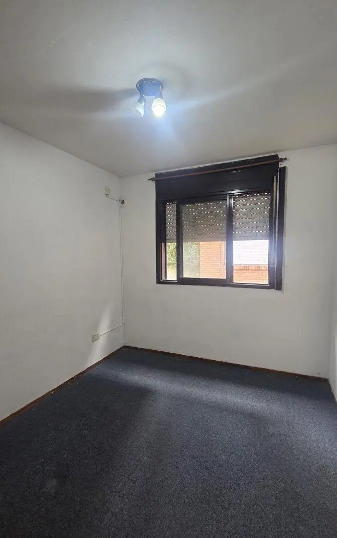 Departamento 2 Dormitorios luminoso de 50 m2 a metros de Pellegrini 3