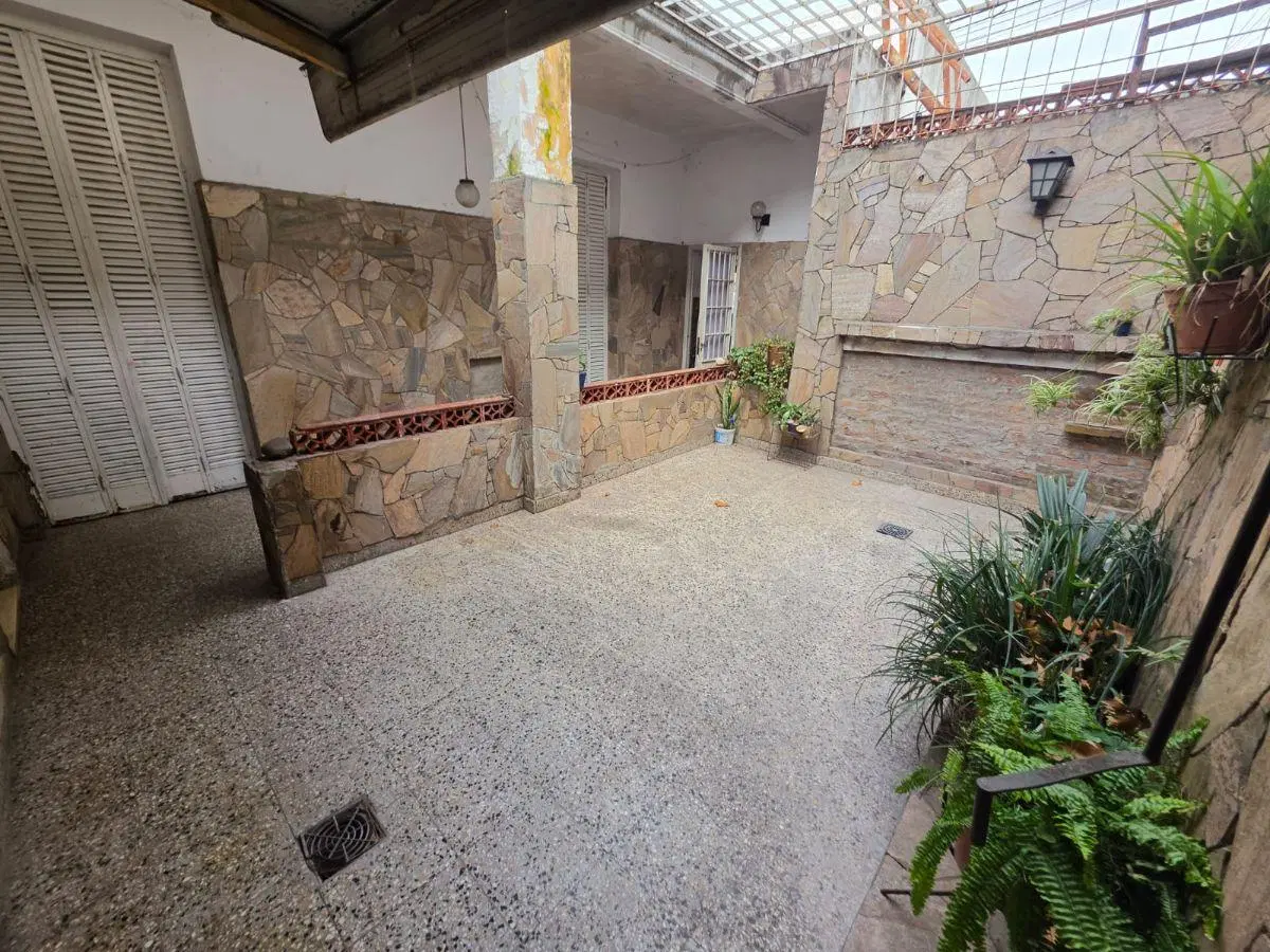 ALQUILER CASA CON COCHERA 2 DORM 1