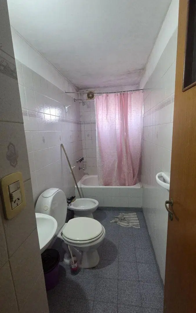 Departamento 2 dormitorios de 50m2 en alquiler, luminoso, próximo a Av. Pellegrini 5