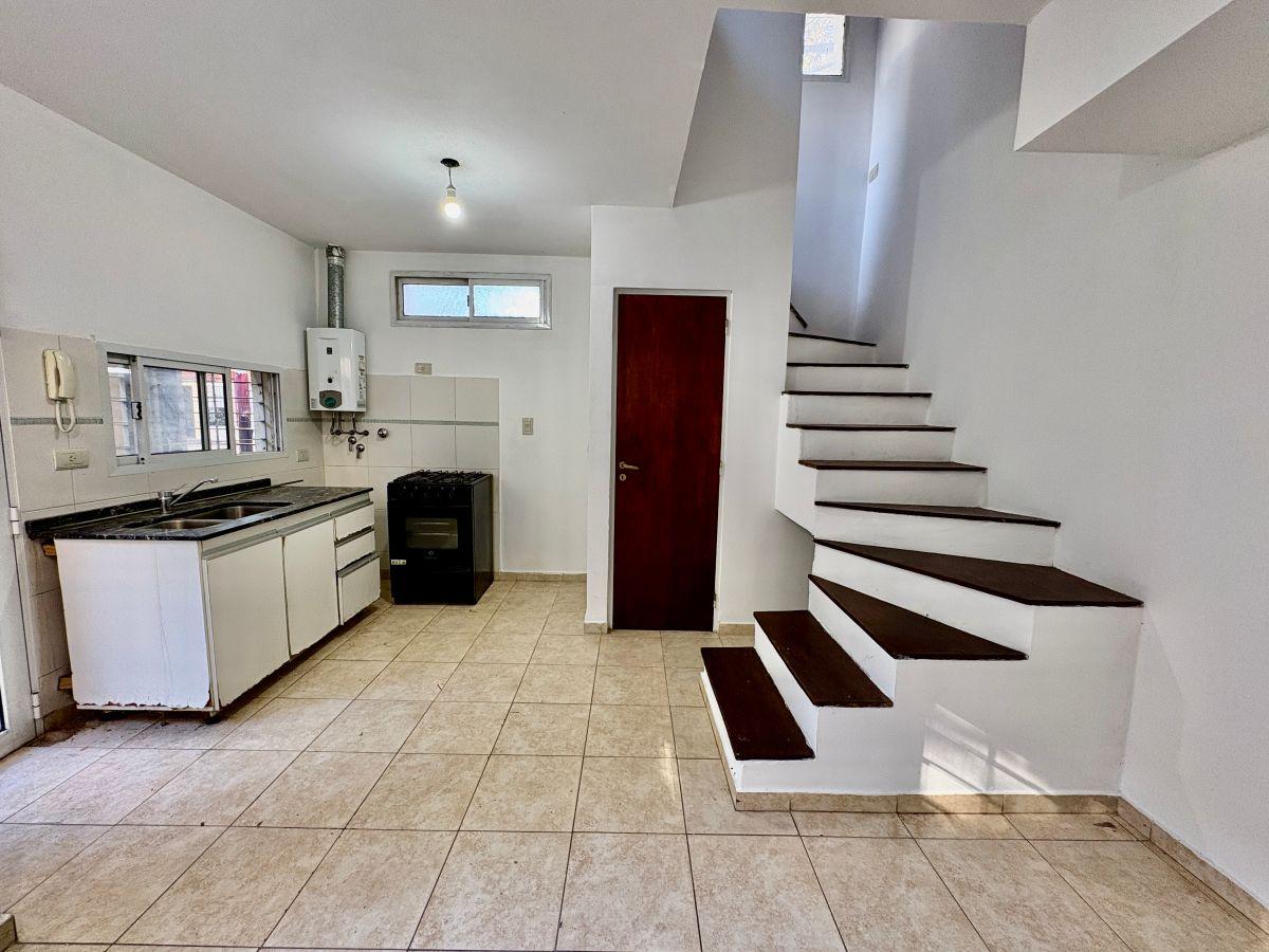 Departamento de 1 dormitorio al frente en venta. Carriego 1052