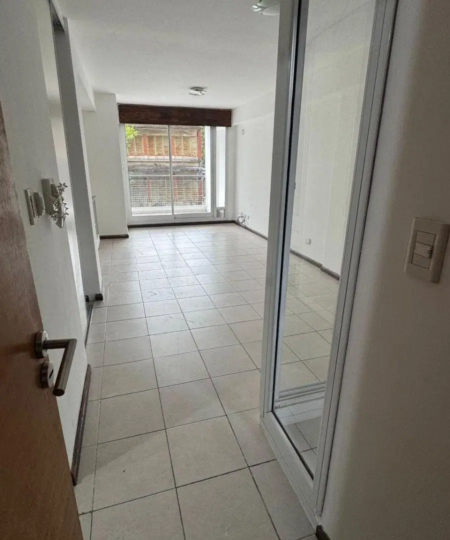 Monoambiente amplio | 1 er Piso Frente con 2 balcones - San Juan 2933, Rosario 2