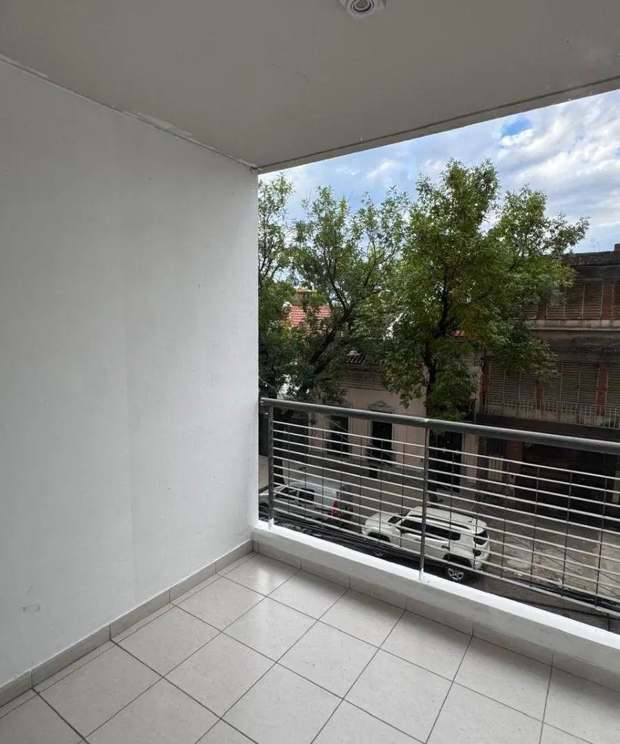 Monoambiente amplio | 1 er Piso Frente con 2 balcones - San Juan 2933, Rosario 3