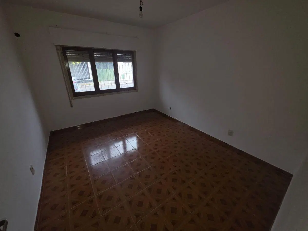ALQUILER CASA CON COCHERA Y JARDIN 3