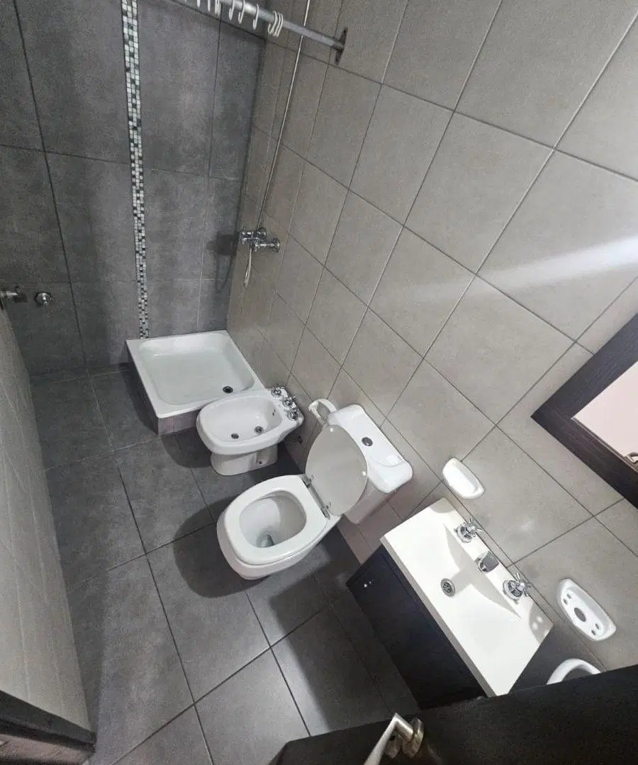 ALQUILER MONOAMBIENTE IMPECABLE EN ZONA CENTRO 1