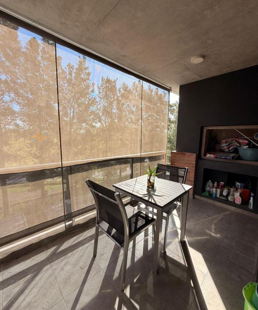 Departamento en alquiler de 2 dormitorios con cochera en Fisherton, Rosario