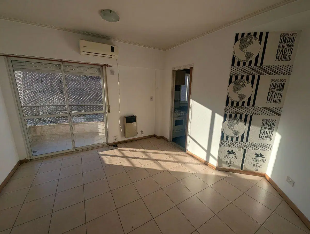 Alquiler | Córdoba y Suipacha | Departamento 1 Dormitorio con Balcón al Frente Excelente Ubicación 4