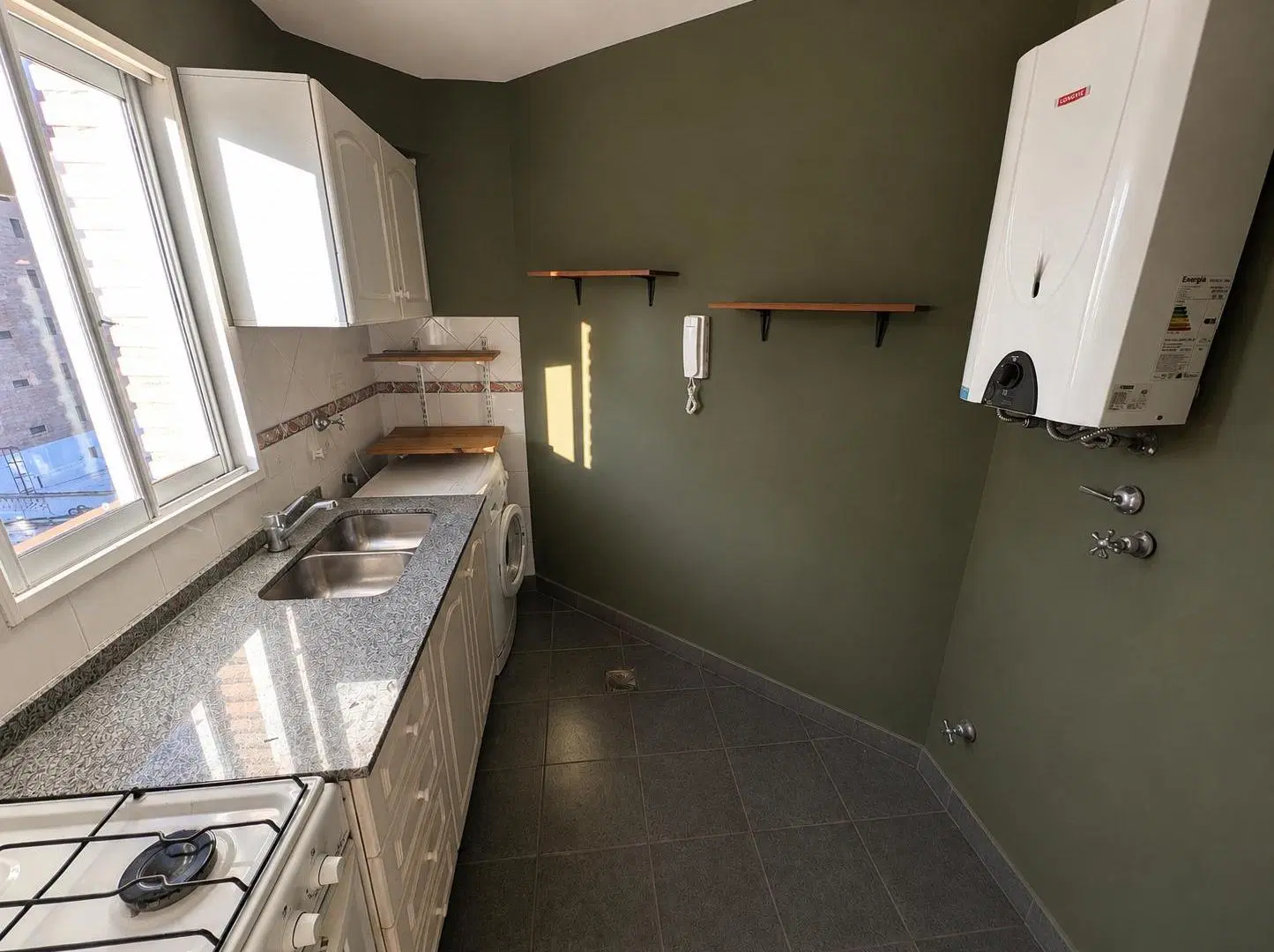 Alquiler | Córdoba y Suipacha | Departamento 1 Dormitorio con Balcón al Frente Excelente Ubicación 2