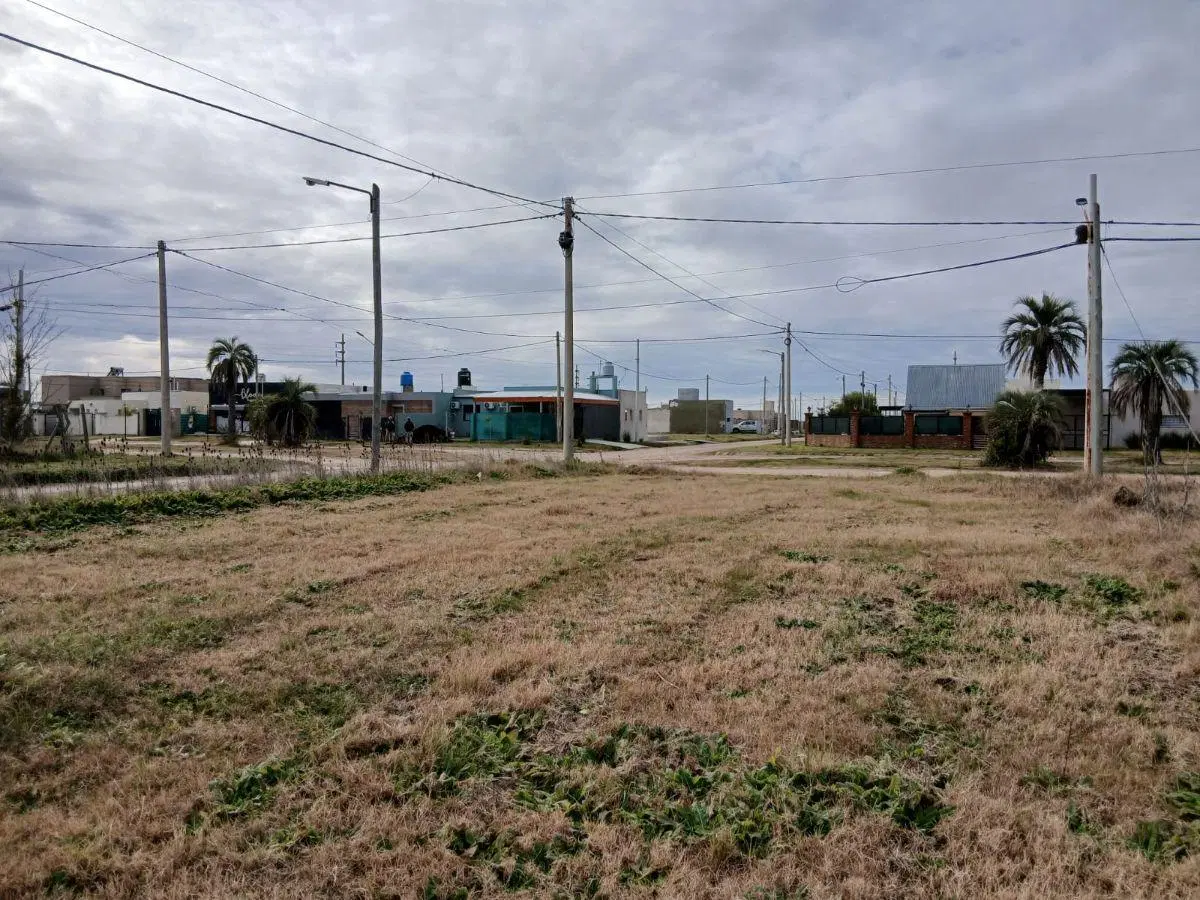 Lote esquina de 369 m² en venta en Tierra de Sueños III 4