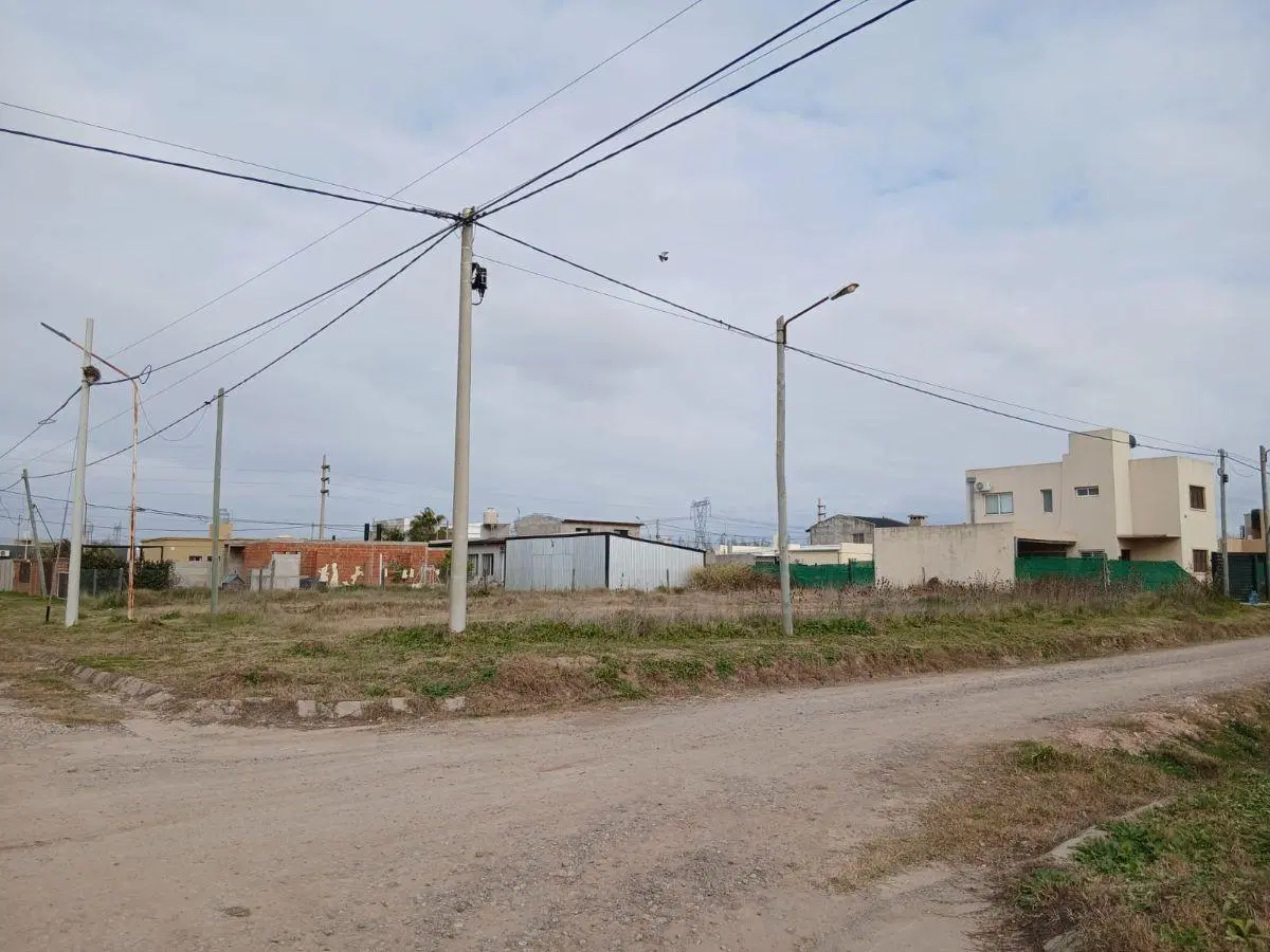 Lote esquina de 369 m² en venta en Tierra de Sueños III 5