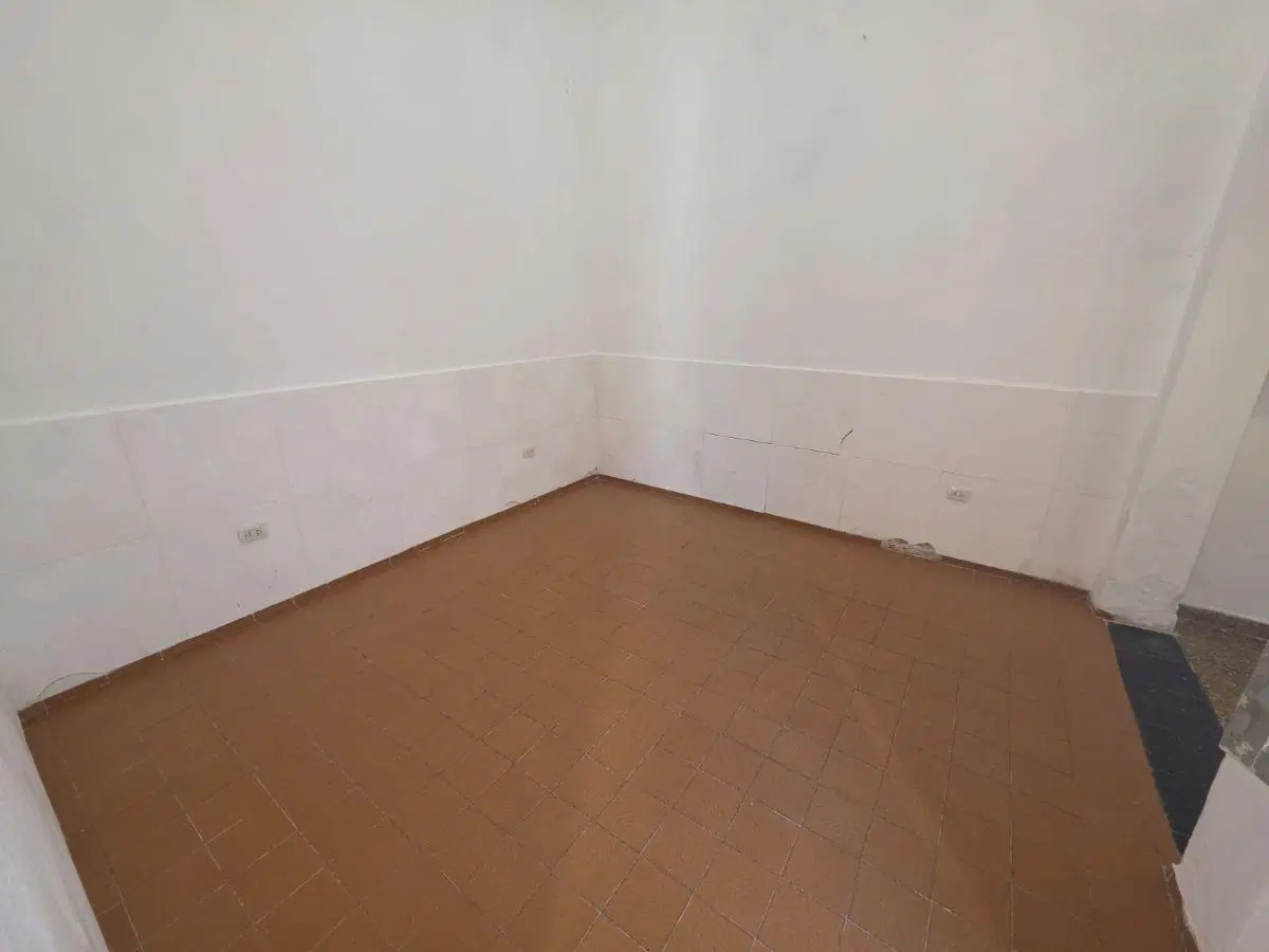 ALQUILER DEPTO DE PASILLO ABASTO 3