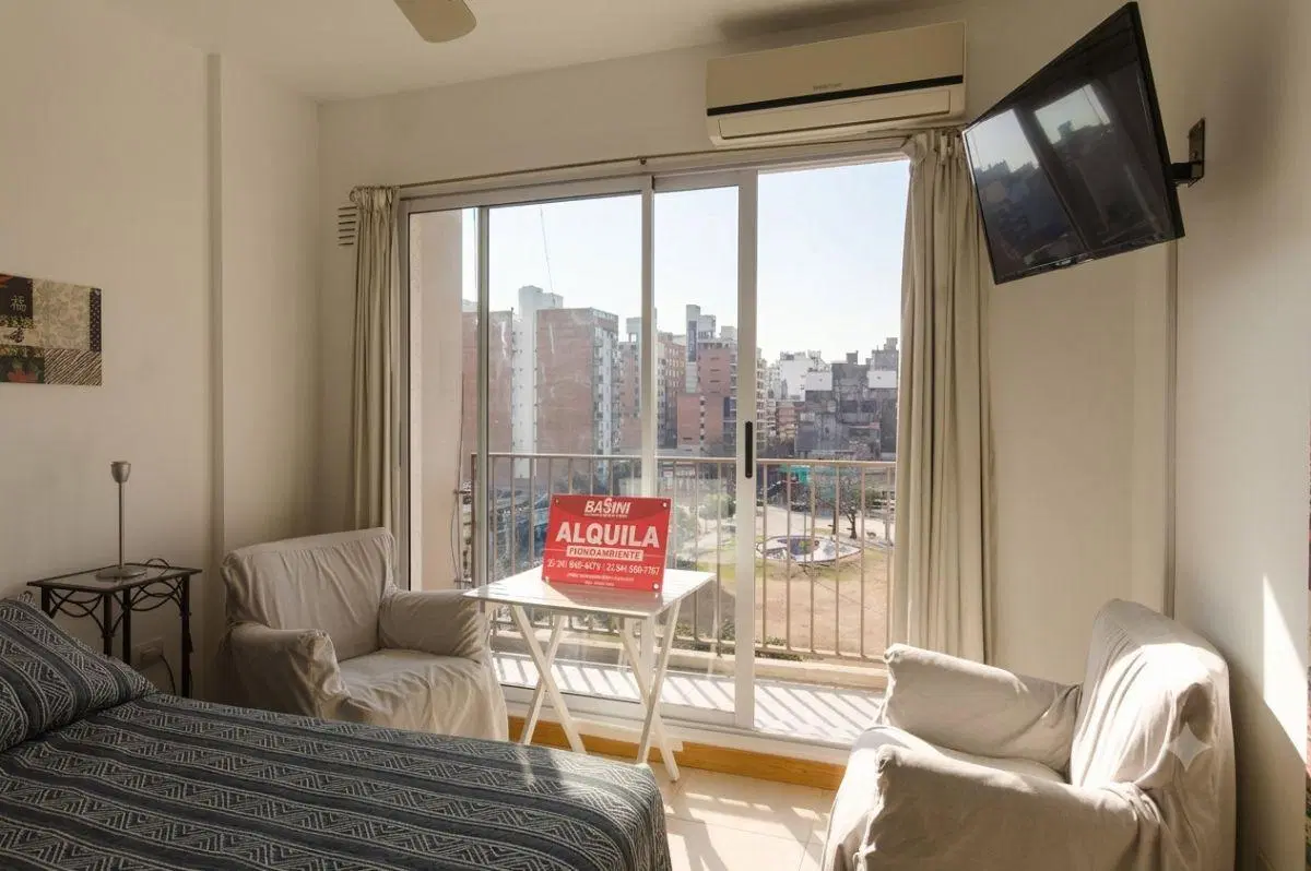 Monoambiente amueblado al frente con balcon - Ituzaingo 1100, Rosario 5