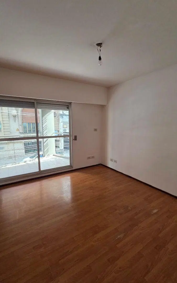 Alquiler DEPARTAMENTO 2 DORMITORIOS CON BALCÓN AL FRENTE Y PATIO 1