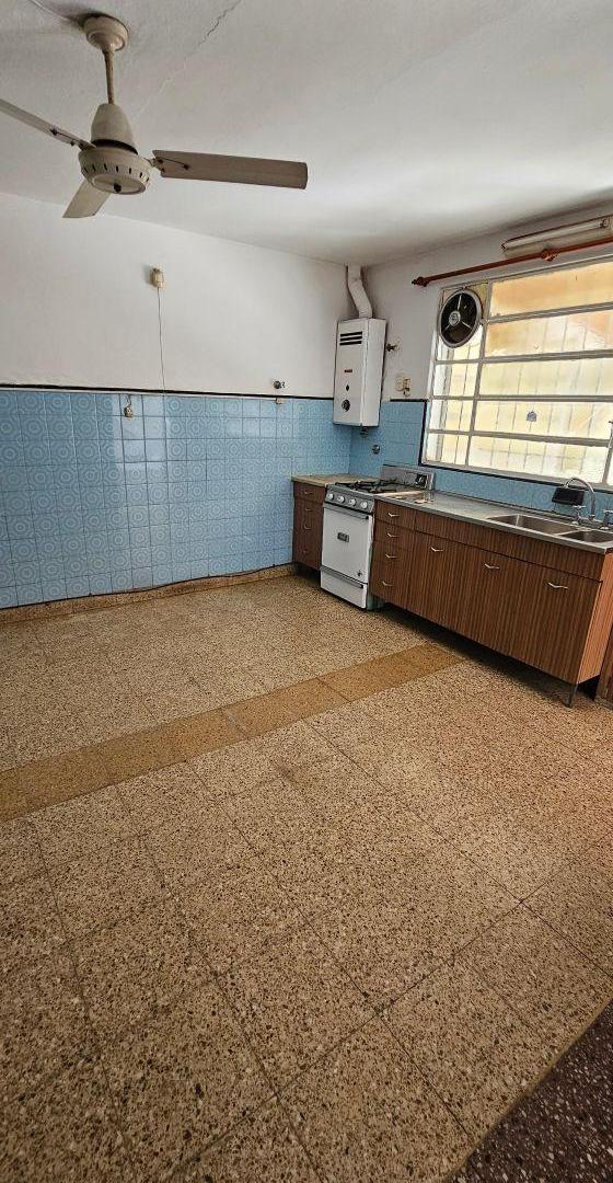 Foto de Casa 2 dormitorios en alquiler en Rosario con cochera, imagen 2