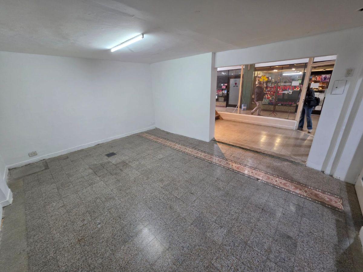 Foto de VENTA 2 LOCALES EN GALERIA, imagen 3