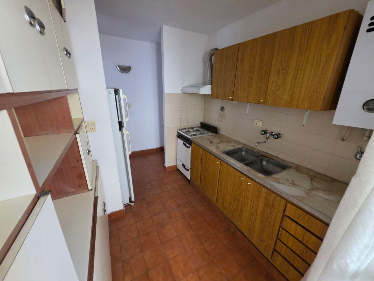 Foto de Departamento de 43 m² con 1 dormitorio en venta en B° Martín, imagen 2