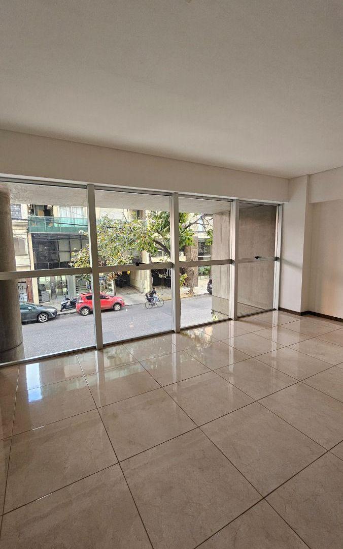 Córdoba 2369 Piso 1, Oficina al frente