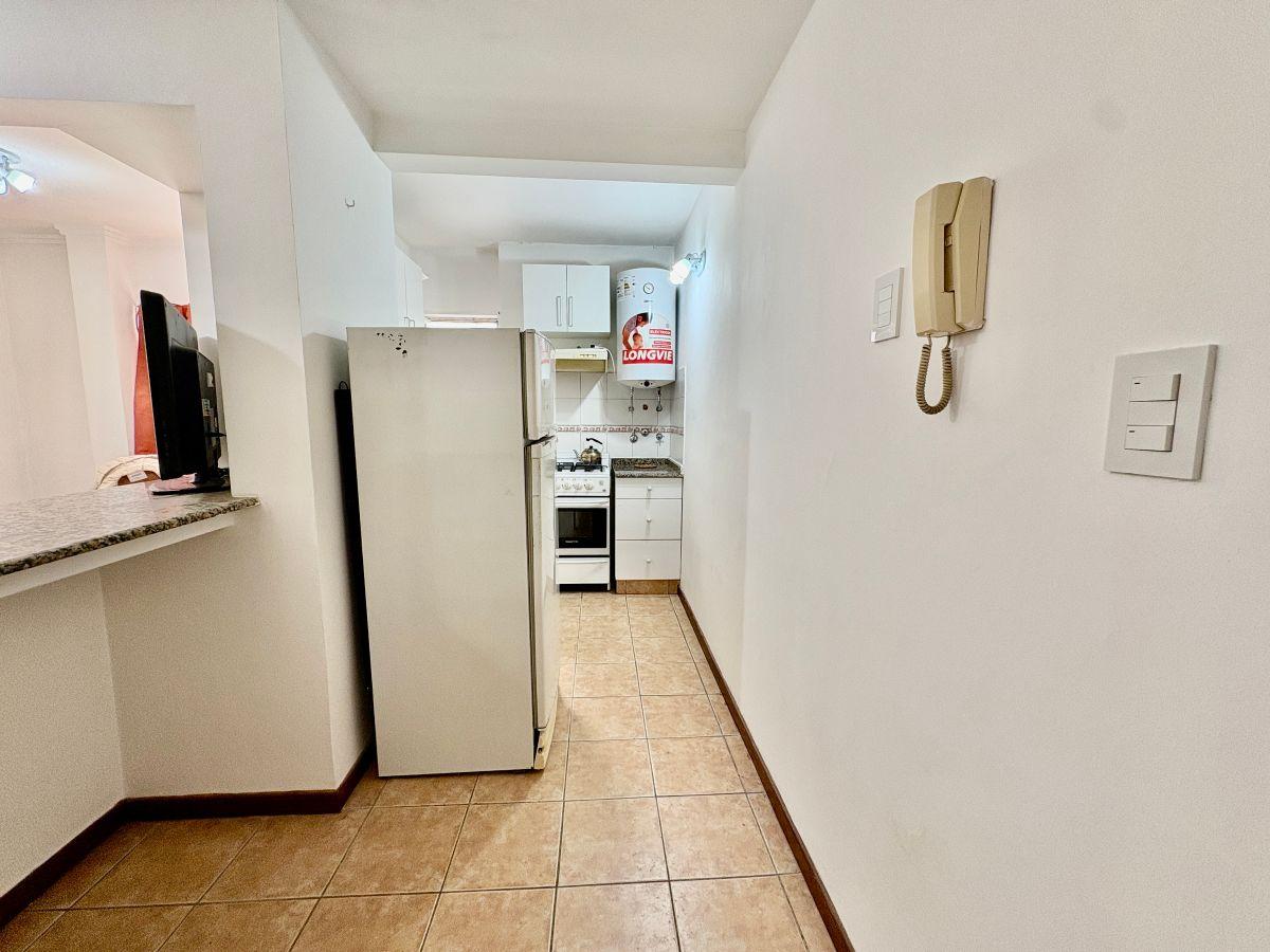 Foto de Departamento de 1 dormitorio en venta. Rosario Centro. Mitre 1400, imagen 2