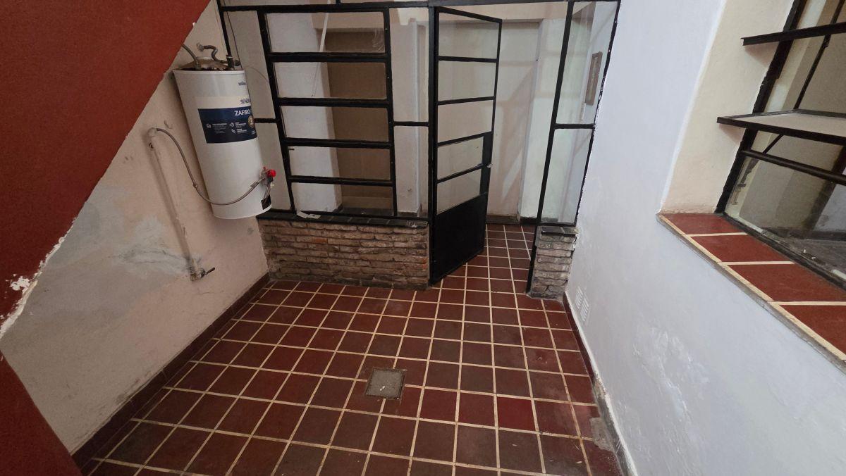 Foto de DEPARTAMENTO DÚPLEX DE 2 DORMITORIOS CON PATIO Y BALCÓN TERRAZA AL, imagen 3