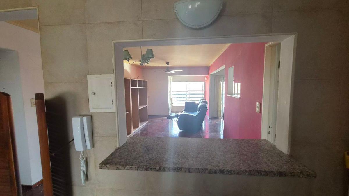 Foto de Alquiler: Luminoso 2 Dormitorios (Suite) con Balcón Corrido | Paraguay, imagen 2