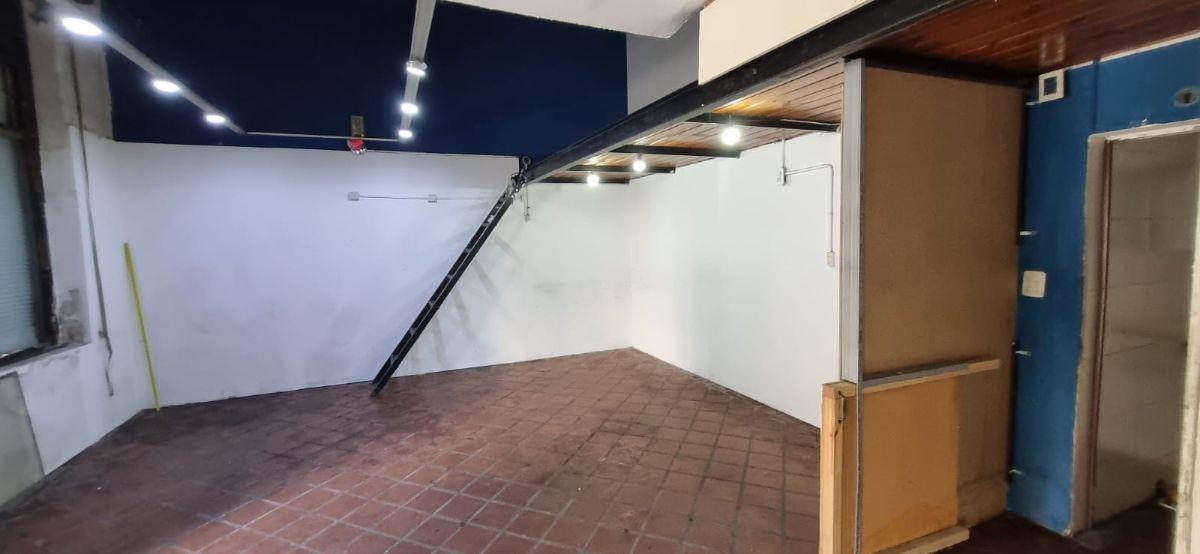 Foto de Alquiler Local Comercial al Frente Doble ingreso, San Luis 3200. Rosario, imagen 4