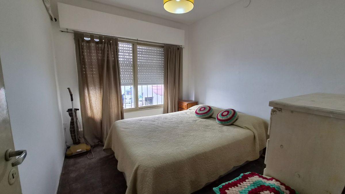 Foto de PH de 75 m² con 1 dormitorio y escritorio en venta en República de la, imagen 4