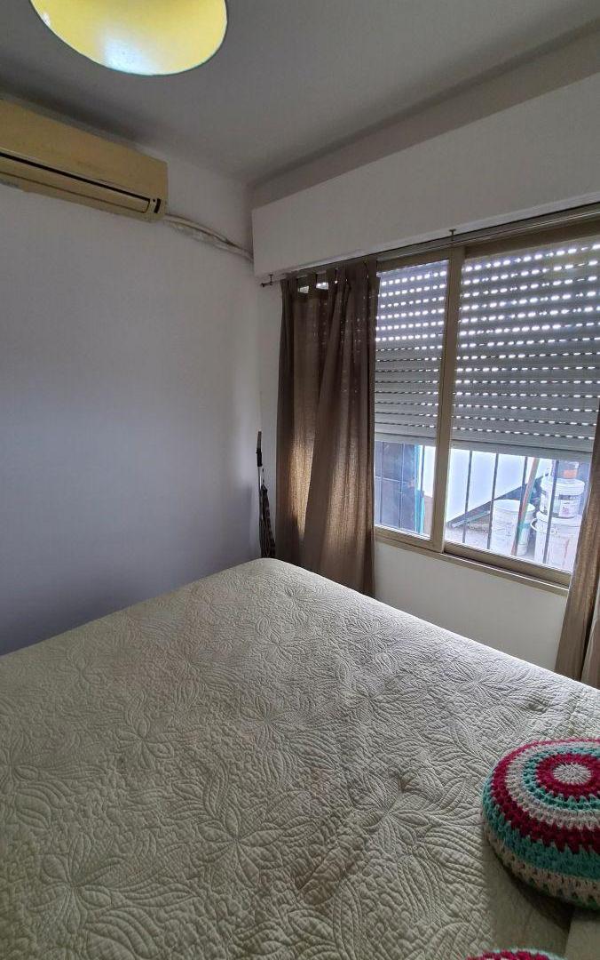 Foto de PH de 75 m² con 1 dormitorio y escritorio en venta en República de la, imagen 2