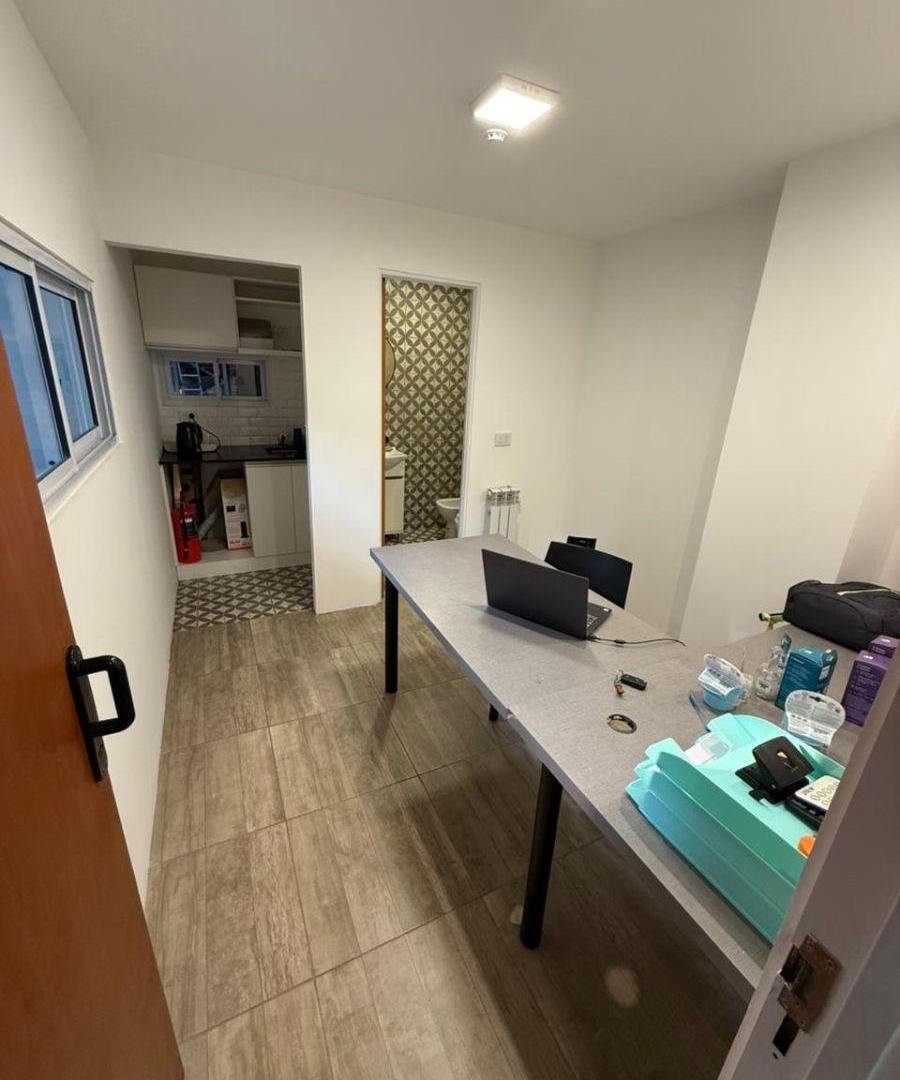 Foto de Deposito 400m2 en Mendoza y Wilde, imagen 2