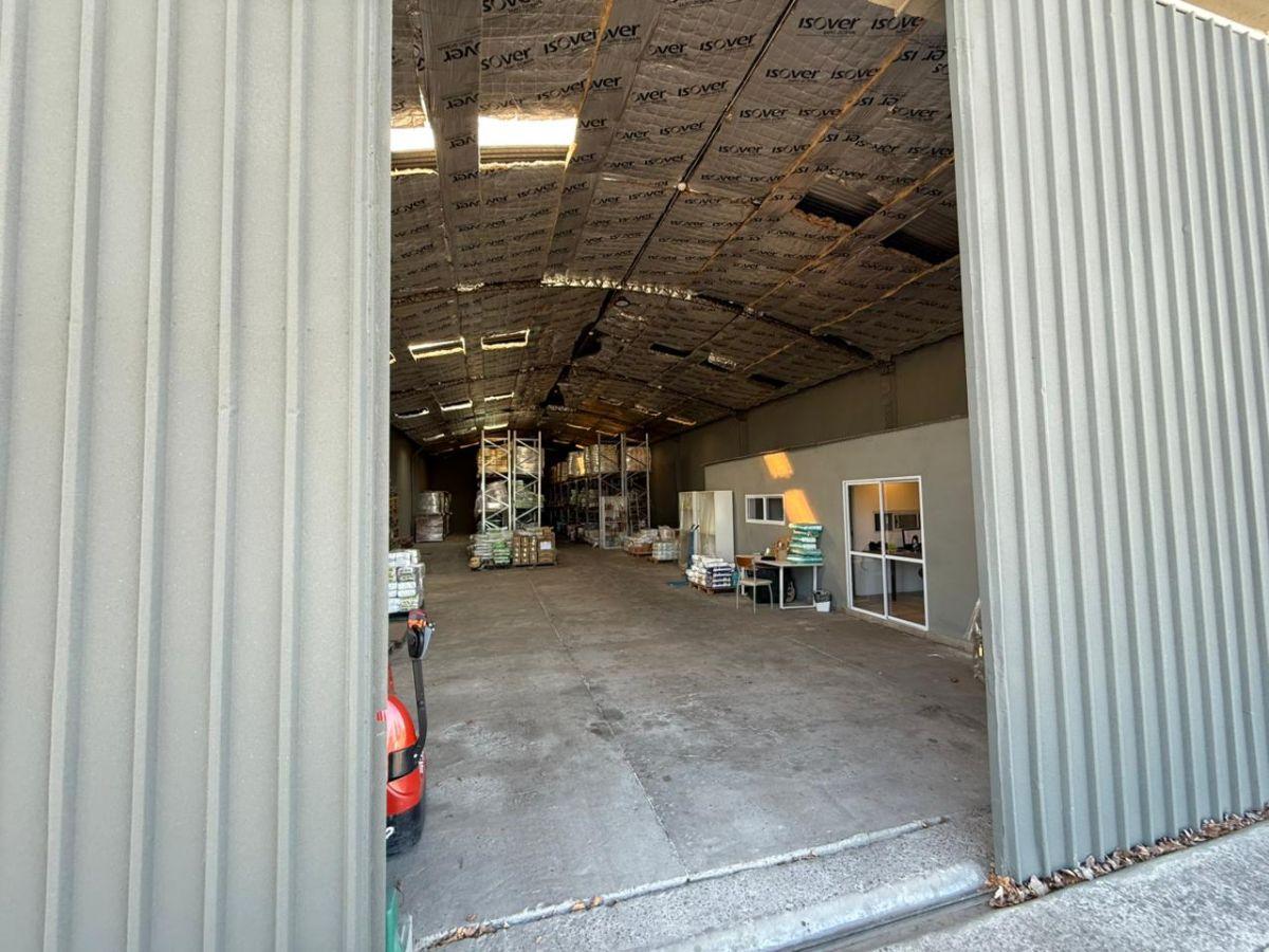 Foto de Deposito 400m2 en Mendoza y Wilde, imagen 5