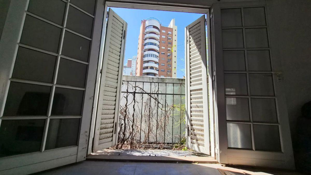 Foto de Casa interna Av Rivadavia y Bv Oroño, imagen 1