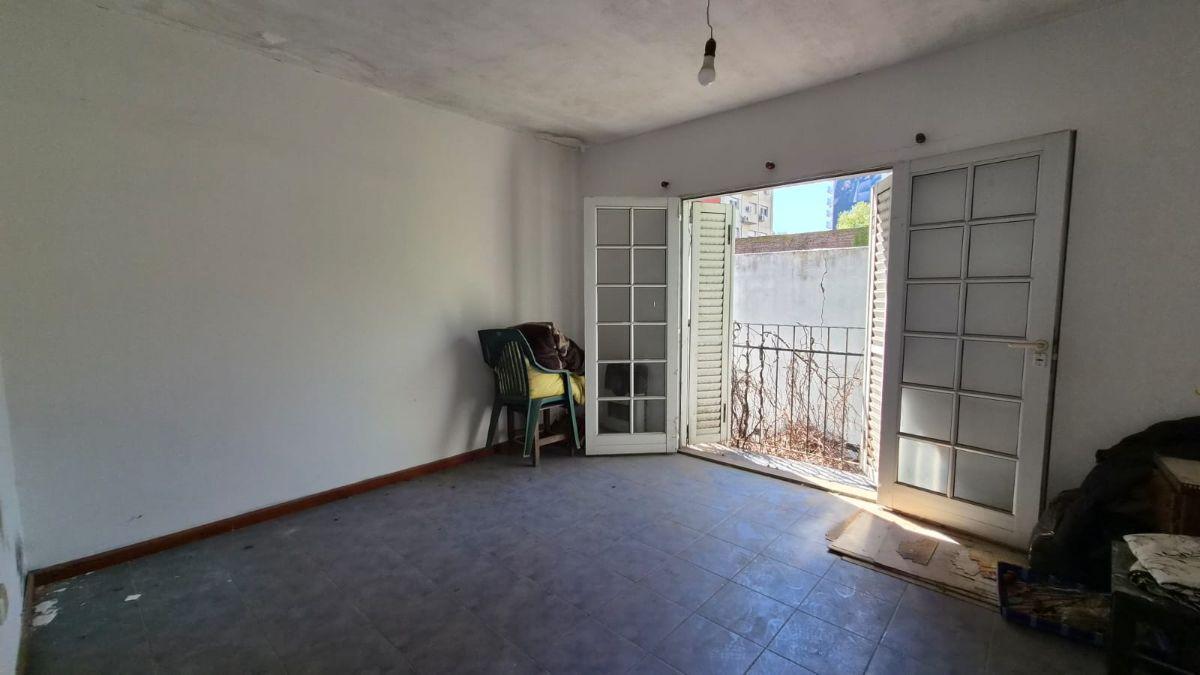 Foto de Casa interna Av Rivadavia y Bv Oroño, imagen 2