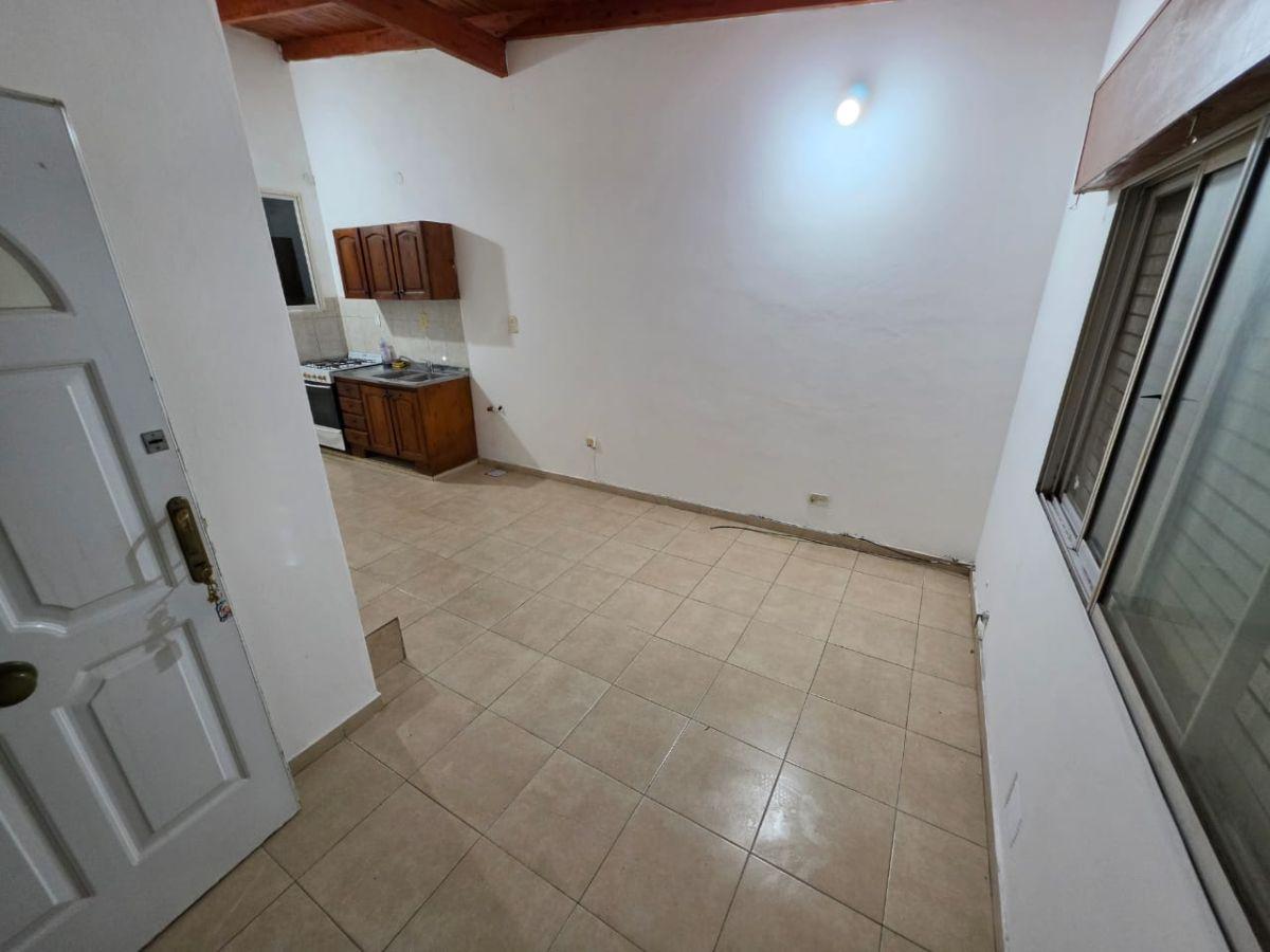 Foto de ALQUILER 1 DORM PLANTA ALTA SIN EXPENSAS, imagen 5