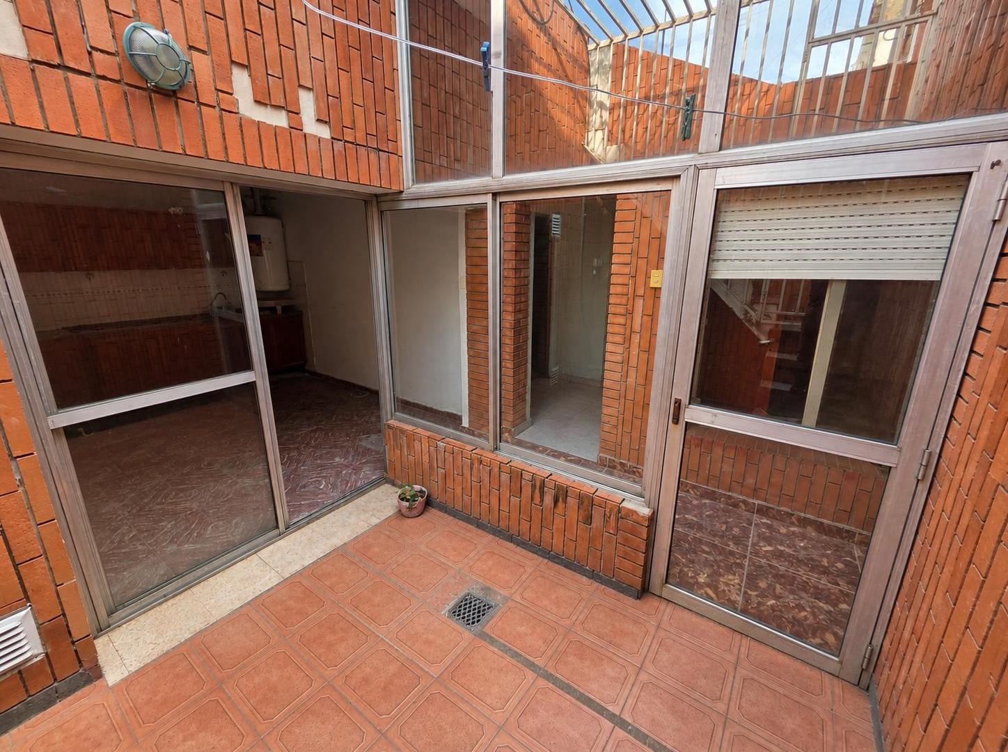 Foto de Casa sobre avenida de 126 m² con 3 dormitorios en venta en Tiro Suizo, imagen 4