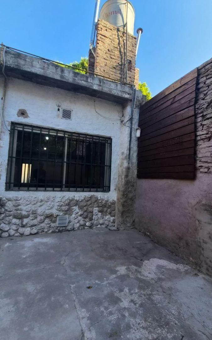 Foto de Alquiler Casa 2 Dormitorios con Cochera Vélez Sarfield 1800, imagen 4
