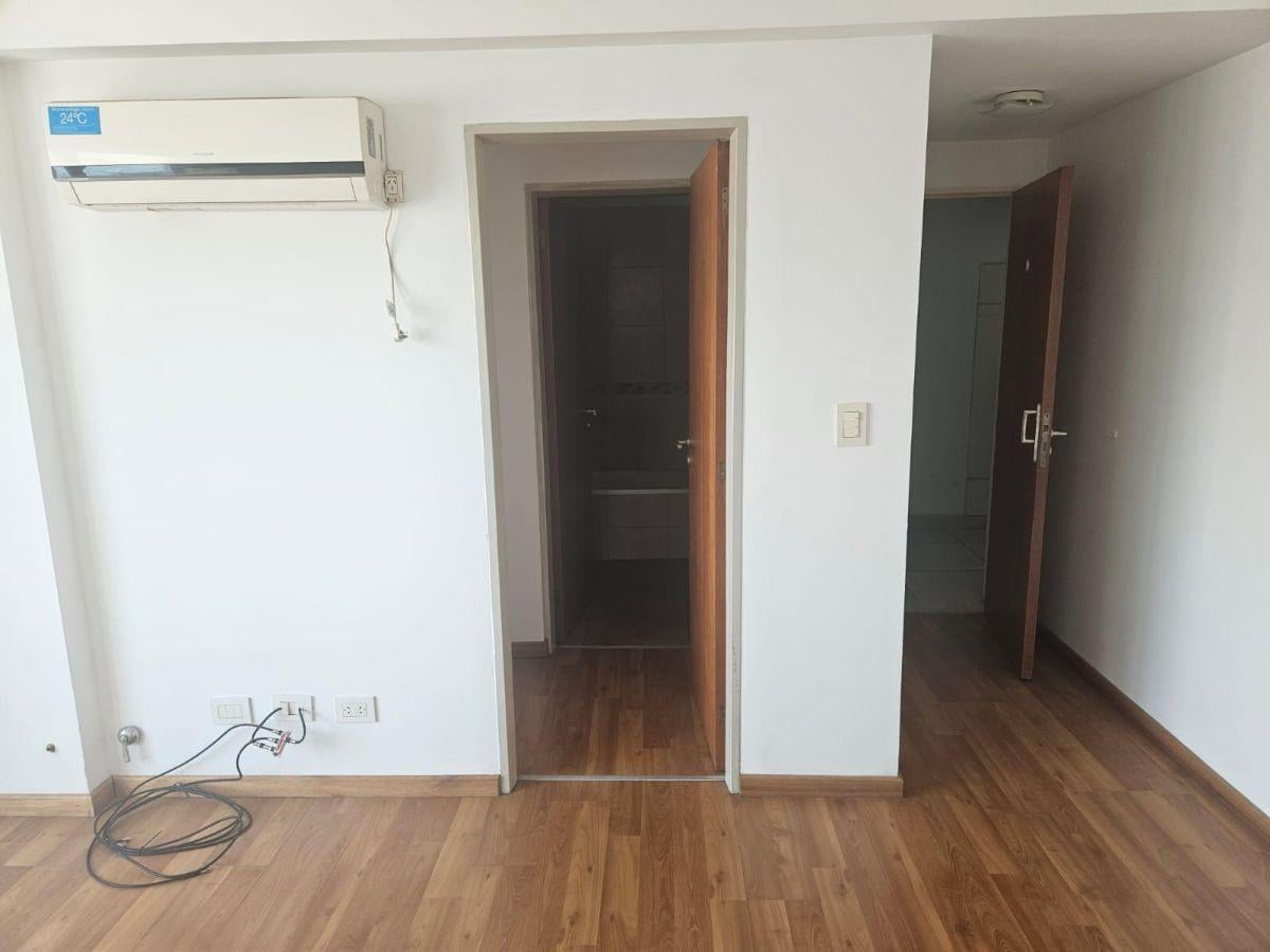 Foto de DEPARTAMENTO 1 DORMITORIO CON COCHERA, PILETA Y QUINCHO | PARAGUAY 1555, imagen 3