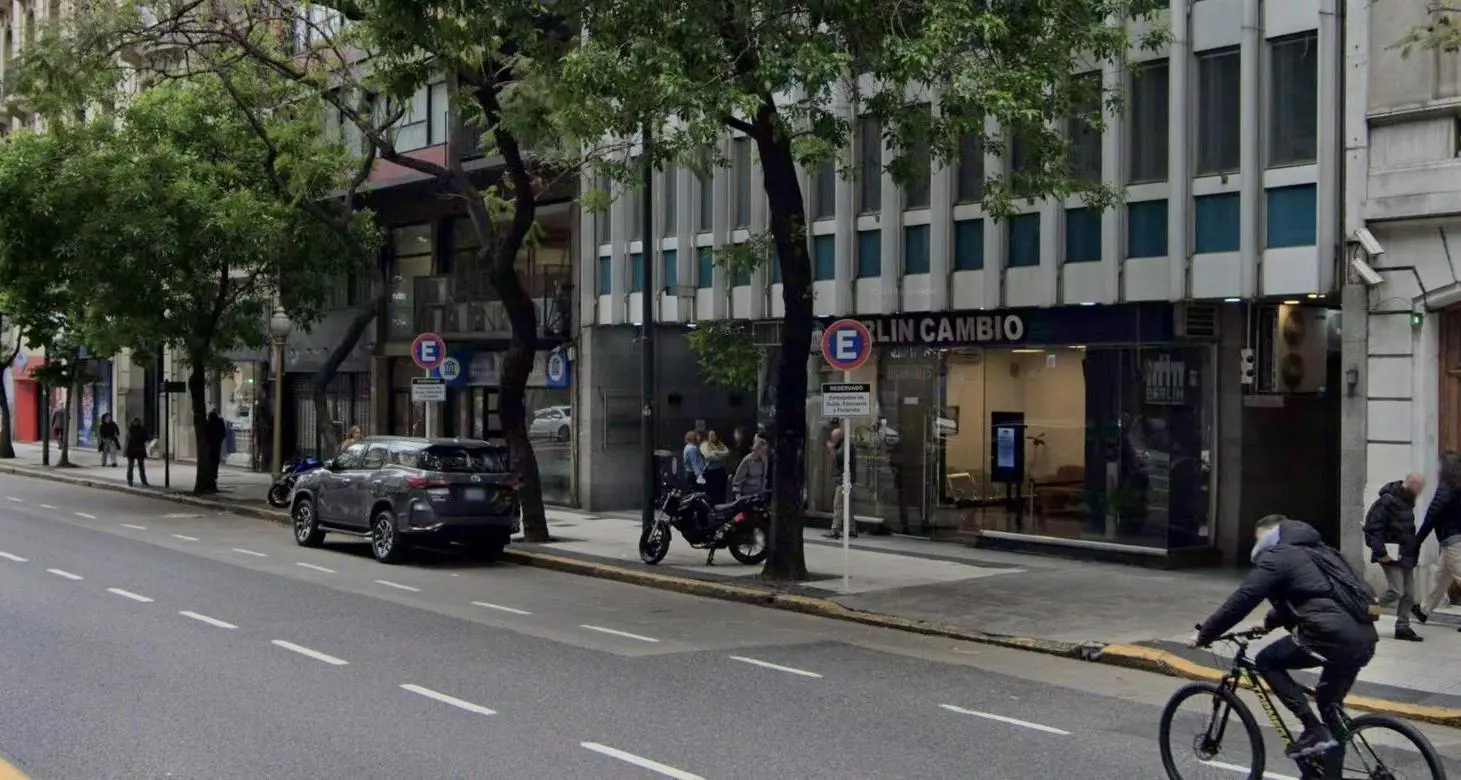 ALQUILER LOCAL COMERCIAL EN RETIRO - AV. SANTA FE 800 CABA 4