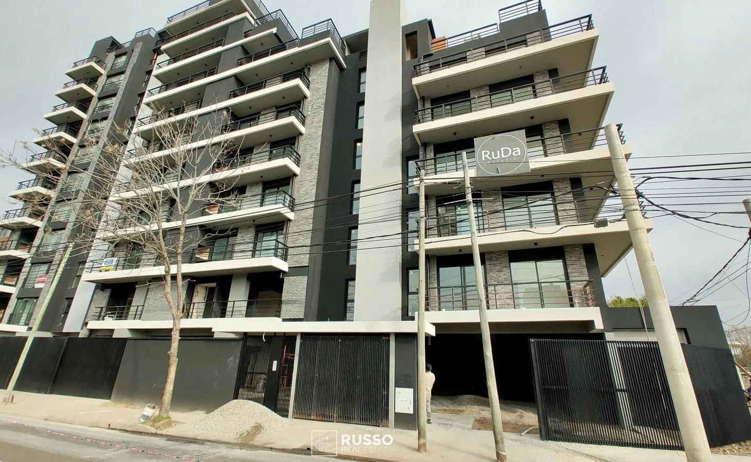 VENTA MONOAMBIENTE CON BALCON A ESTRENAR - TIGRE 3