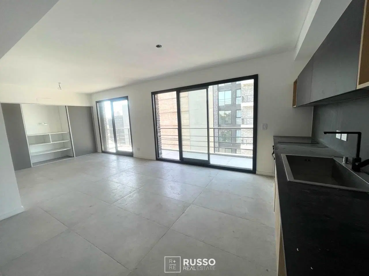VENTA MONOAMBIENTE CON BALCON A ESTRENAR - TIGRE 2