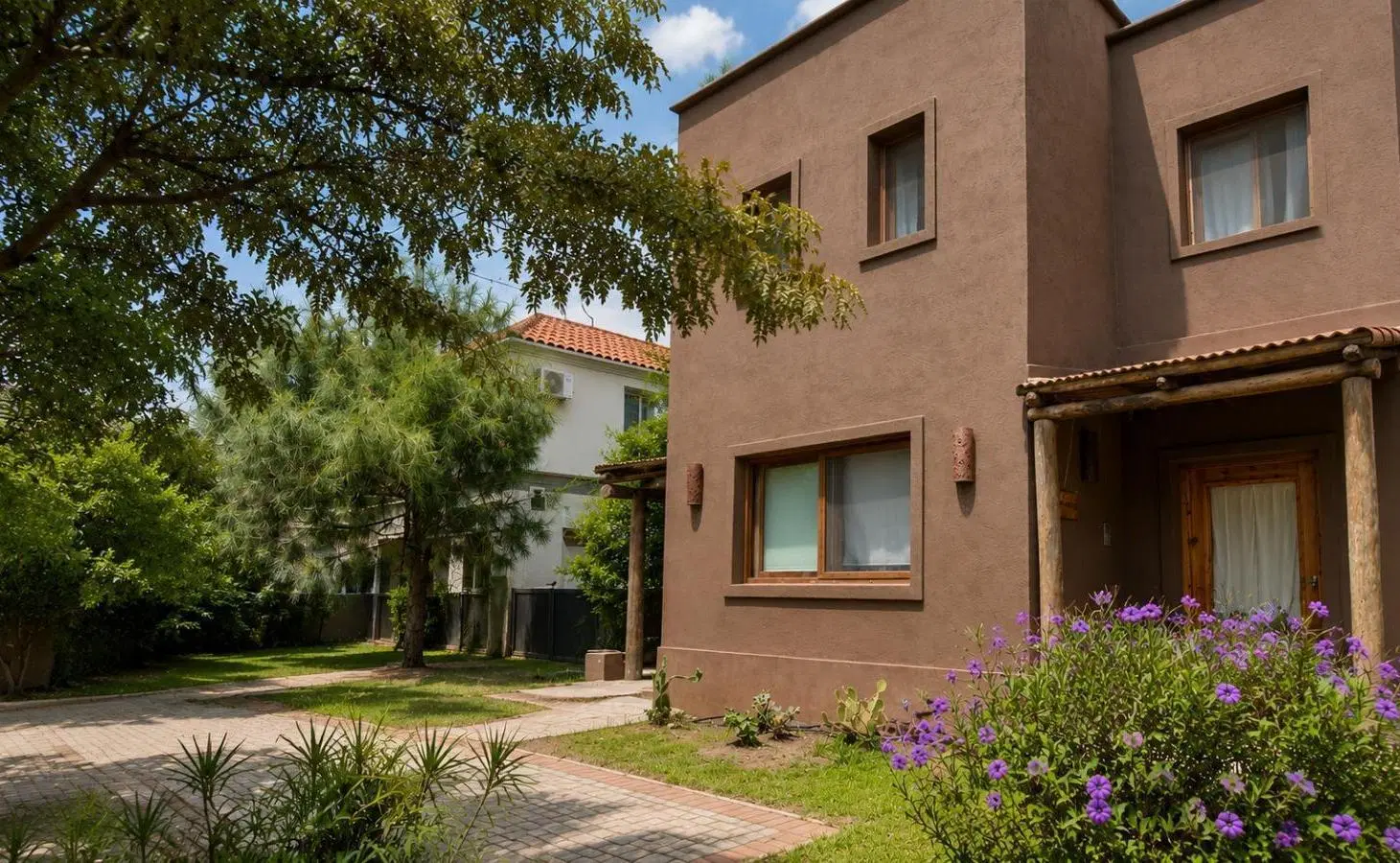 VENTA Y ALQUILER CASA 3 DORMITORIOS   DEPENDENCIA EN LOS SAUCES NORDELTA 5