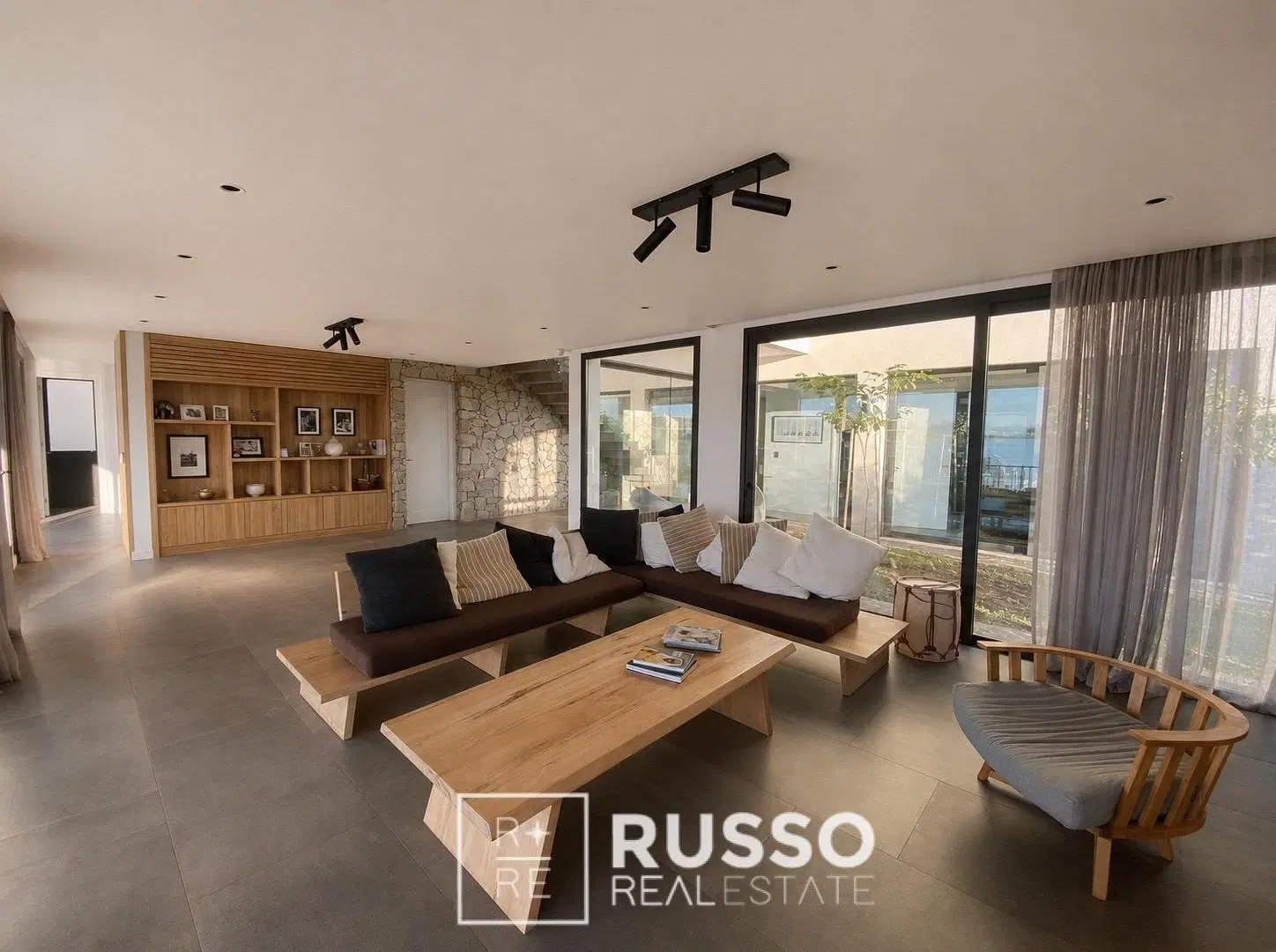 VENTA CASA AL LAGO 3 DORMITORIOS PILETA CLIMATIZADA Y VISTA ABIERTA - MUELLES PUERTOS DEL LAGO 4