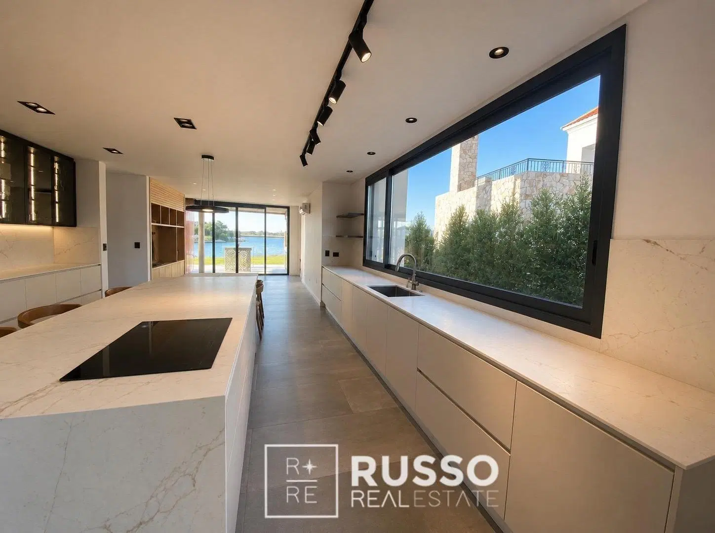 VENTA CASA AL LAGO 3 DORMITORIOS PILETA CLIMATIZADA Y VISTA ABIERTA - MUELLES PUERTOS DEL LAGO 2