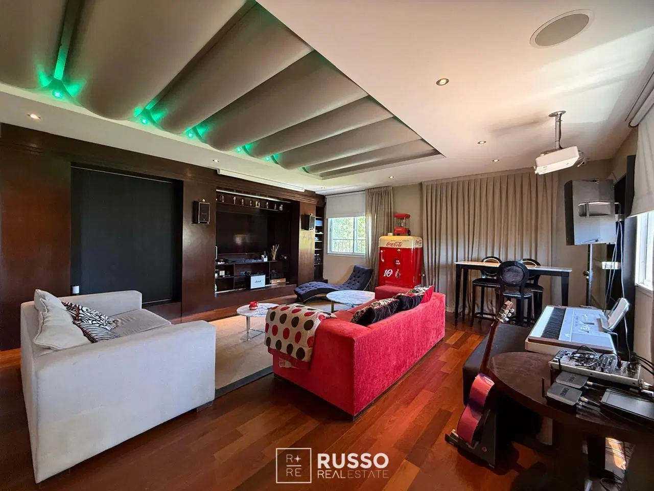 VENTA Y ALQUILER CASA 4 DORM EN SUITE AL LAGO - LOS CASTORES NORDELTA 3