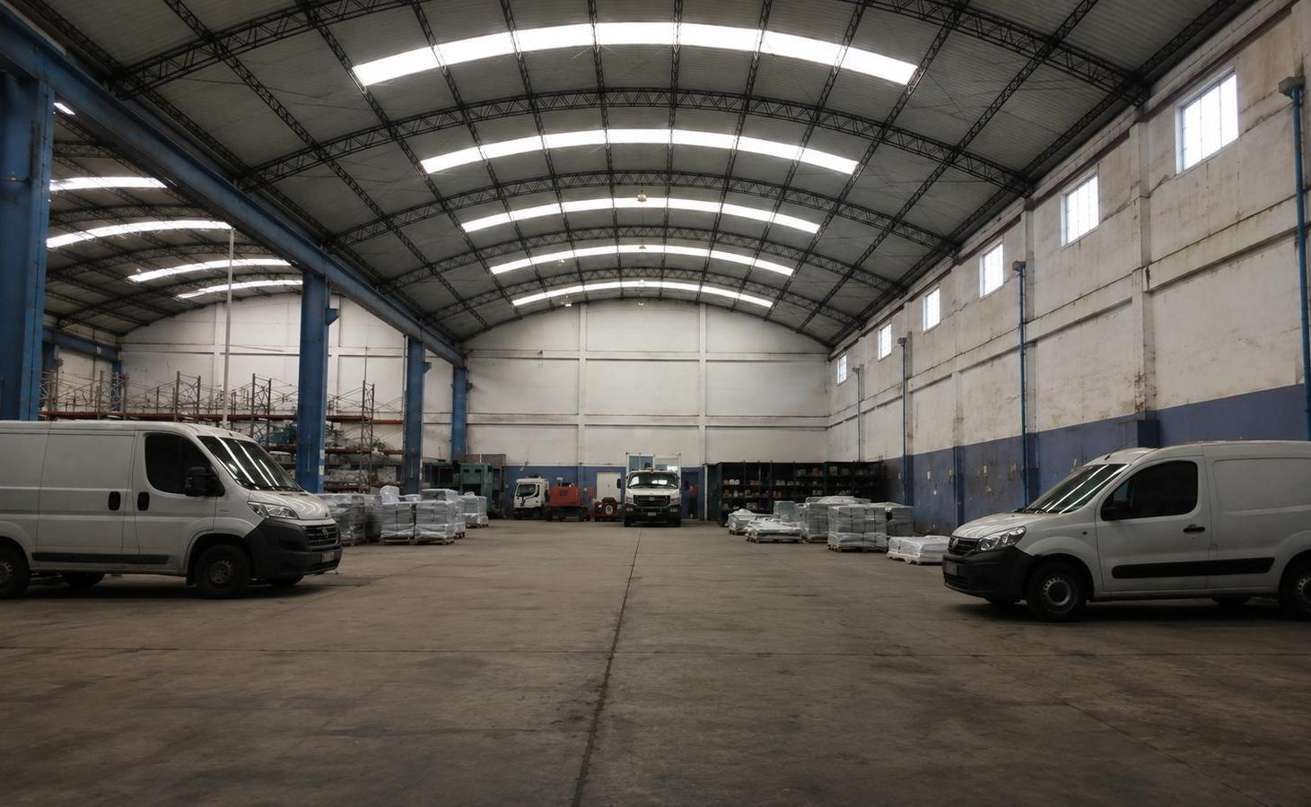 Foto de GALPÓN / DEPOSITO INDUSTRIAL EN ALQUILER – AV. CHAMPAGNAT 3300 – MAR, imagen 2