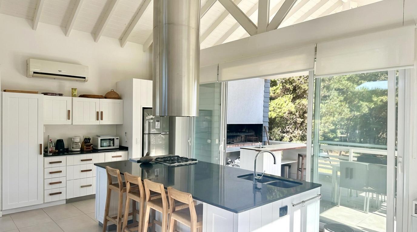 Foto de VENTA CASA CON VISTA AL GOLF ACEPTA PERMUTA - COSTA ESMERALDA, imagen 3