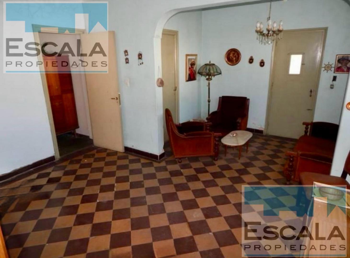 CASA DE 2 DORM CON PATIO Y COCHERA EN VENTA BELGRANO, ROSARIO