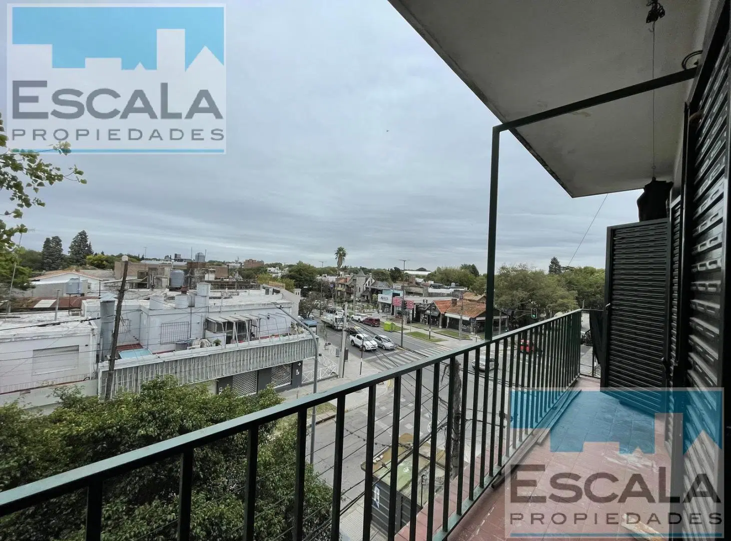 DEPARTAMENTO DE DOS DORM CON BALCON EN VENTA FISHERTON 5